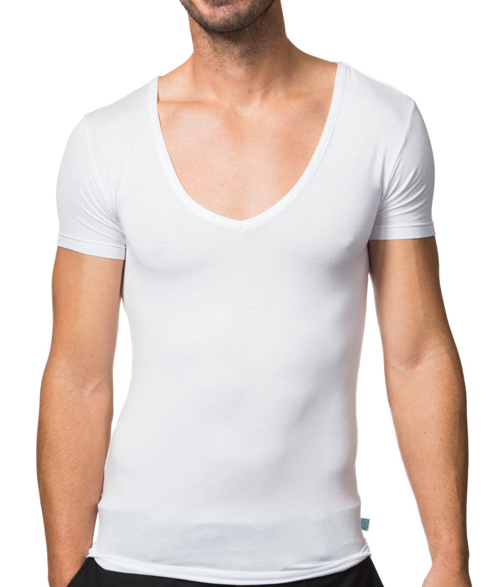 Invisible Undershirt Best Undershirts For White Dress Shirts One Of The Most Common Men's Style Mistakes: Invisible Undershirt Best Undershirts For White Dress Shirts One Of The Most Common Men's Style Mistakes: